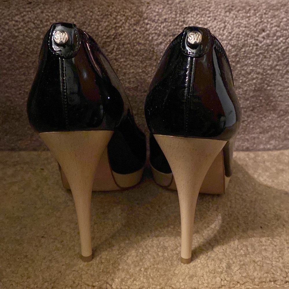 STUART WEITZMAN-BEAUTIFUL/HI HEEL BLK PATENT PEEP TOE-EXCELLENT CONDITION - Picture 4 of 9